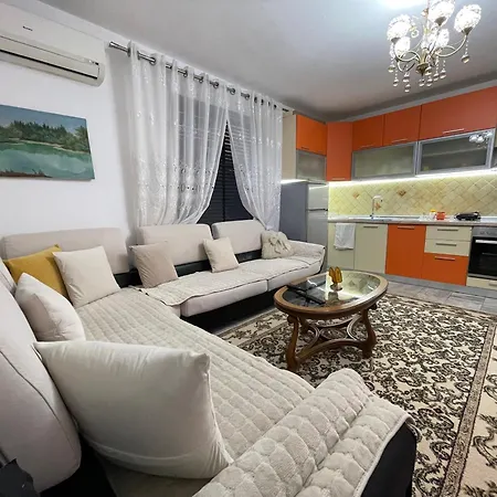 Ferit Xhajko Apartment *